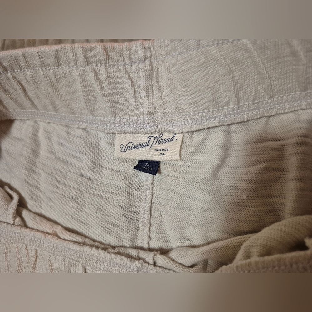 Universal Thread Cream Shorts - Picture 2 of 3